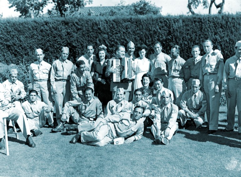 Guido Deiro performing for Italian Prisoners of War, Los Angeles 1945