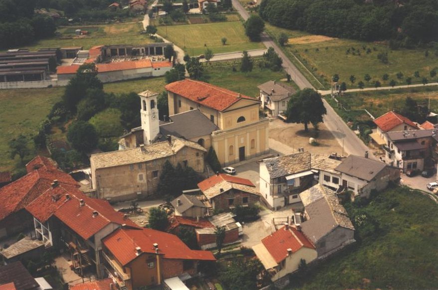 The village of Salto Canavese