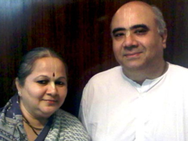 Hrishikesh Mafatlal and his wife